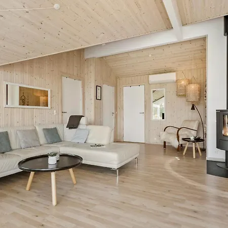 3 Bedroom Lovely In