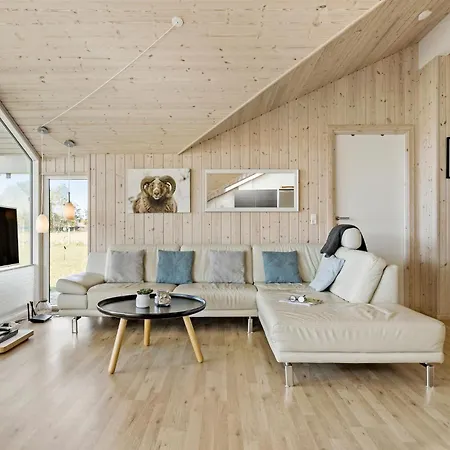Holiday home 3 Bedroom Lovely In Aalbaek