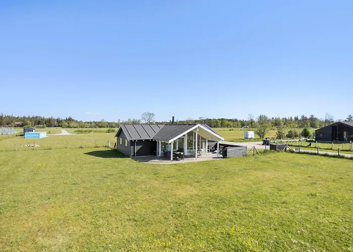 3 Bedroom Lovely In * Ålbæk