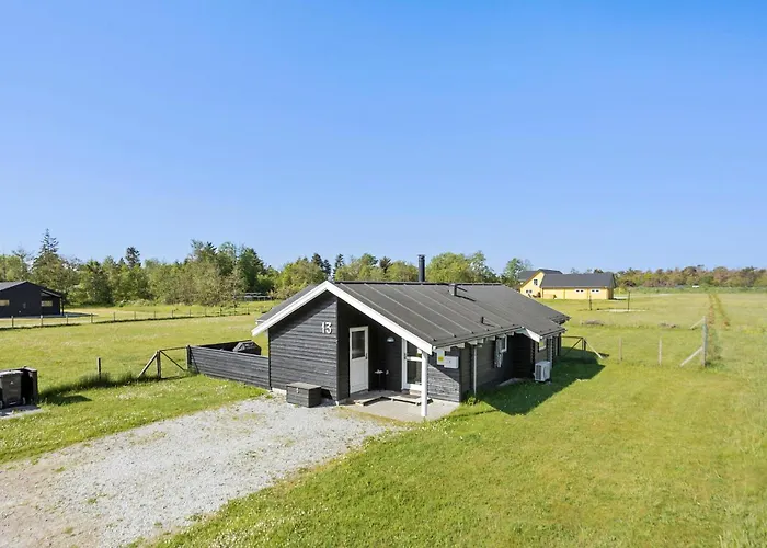 3 Bedroom Lovely In Semesterbostad Ålbæk